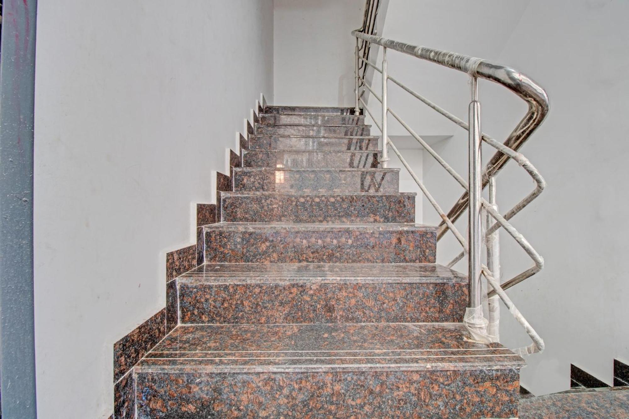 Super Collection O Petals Otium Business Hotel Bangalore Exterior foto