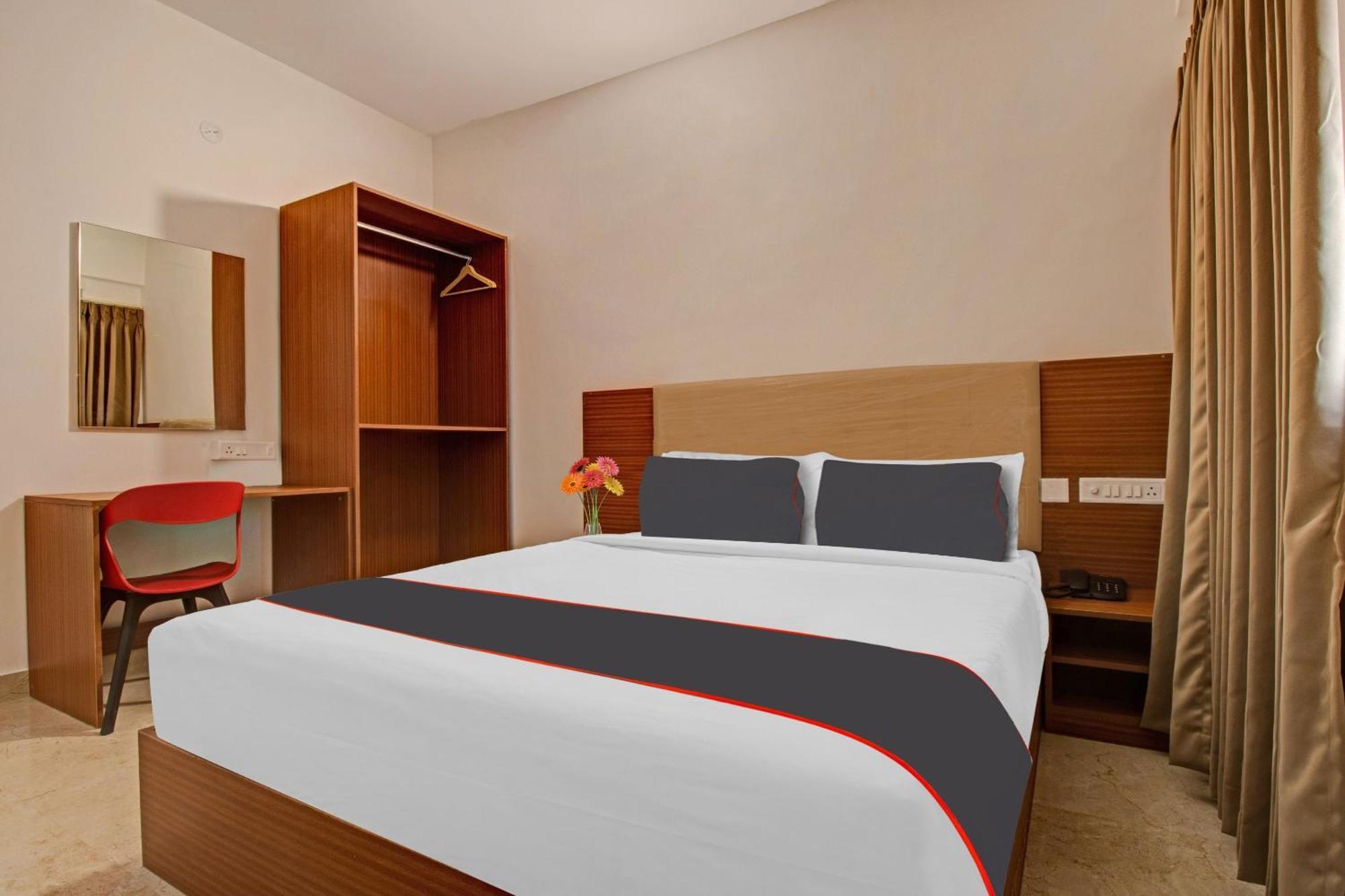 Super Collection O Petals Otium Business Hotel Bangalore Exterior foto