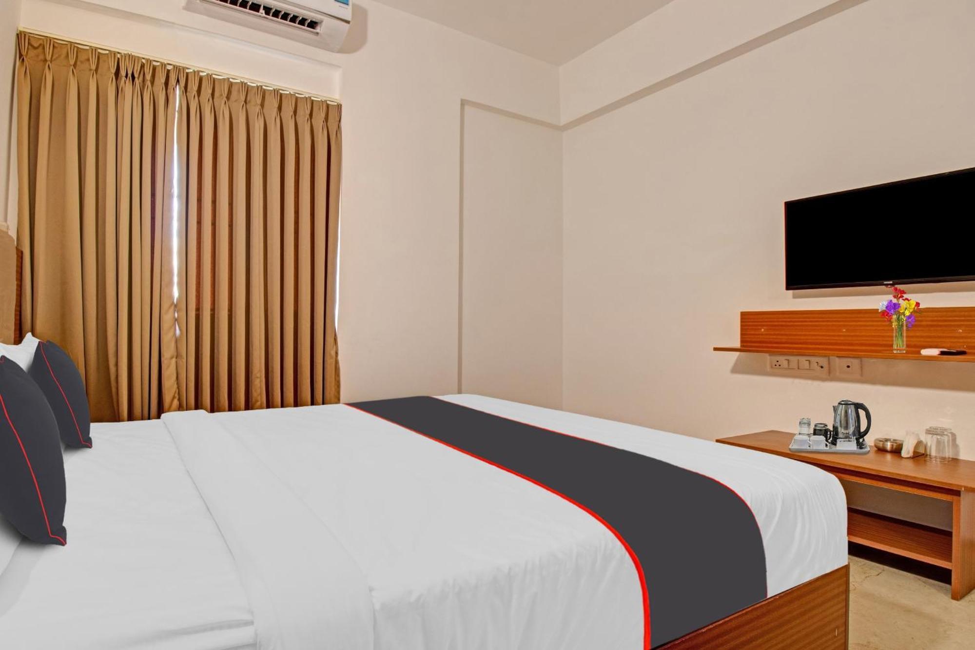 Super Collection O Petals Otium Business Hotel Bangalore Exterior foto