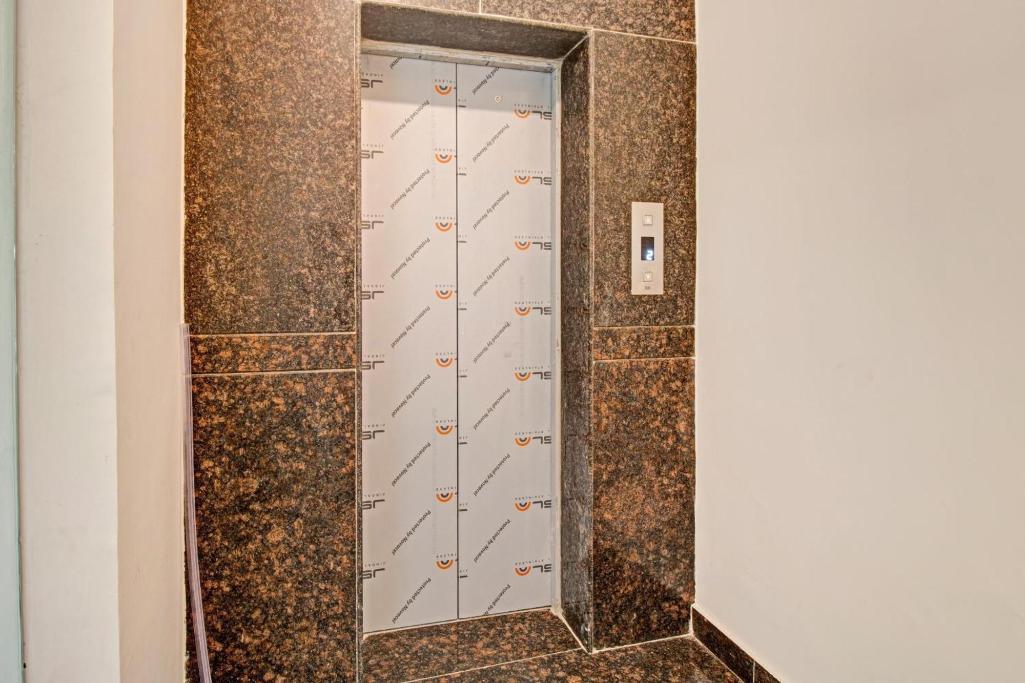 Super Collection O Petals Otium Business Hotel Bangalore Exterior foto